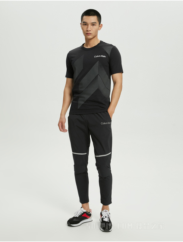 Calvin Klein 22春夏男士休闲几何印花简约LOGO圆领透气短袖T恤4MT2K139