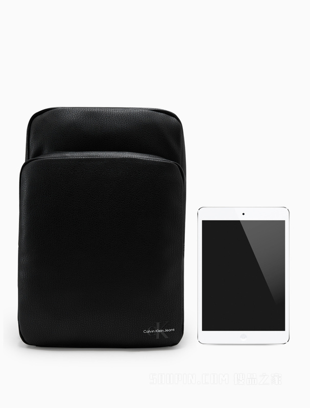 Calvin Klein 22初秋新款男士商务休闲立体方形压印LOGO双肩包HH3222