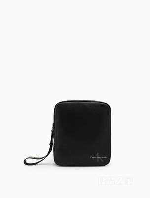 Calvin Klein 22初秋新款男士时尚通勤荔枝纹压印LOGO单肩斜挎包HH3223