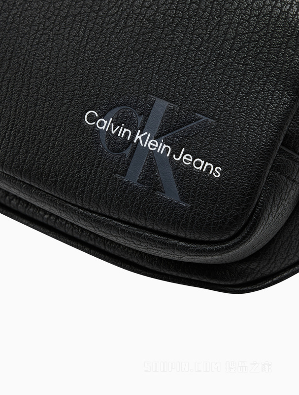 Calvin Klein 22初秋新款男士休闲简约压印LOGO调节插扣斜挎腰包HH3225