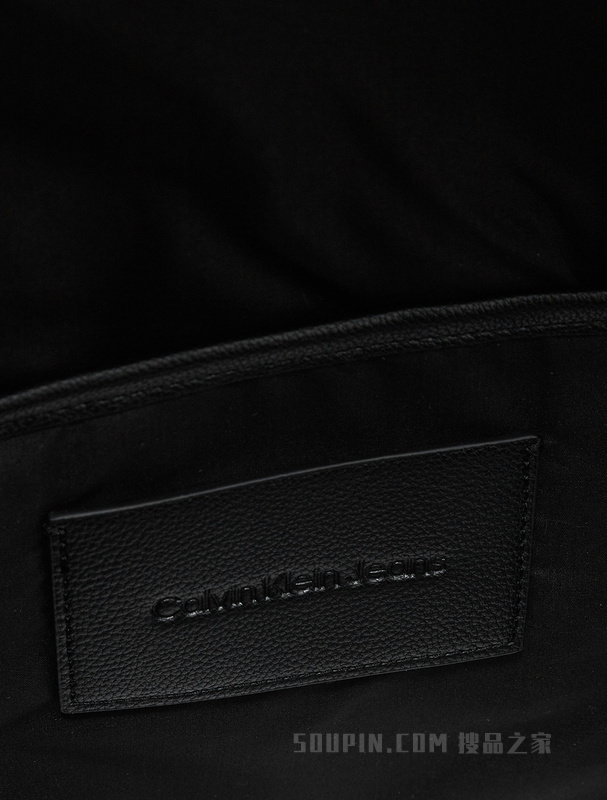 Calvin Klein 22初秋新款男士商务通勤轻便简约LOGO贴片双肩包HH3233