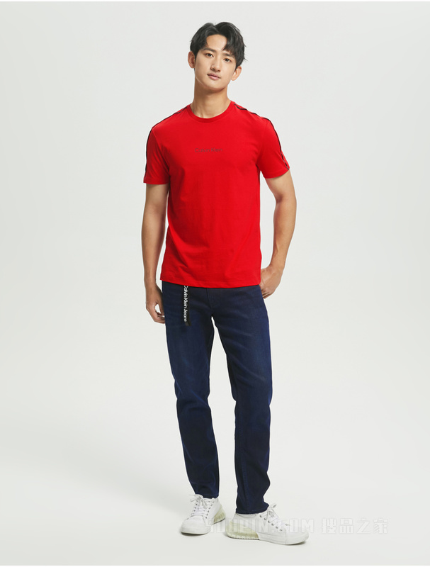 Calvin Klein 22春夏男士时尚圆领串标织带印花吸汗透气短袖T恤40HC212