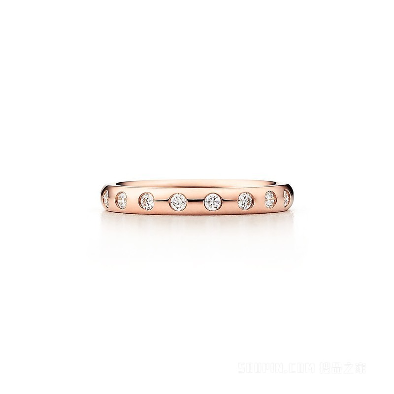 Elsa Peretti® 系列 18K 玫瑰金镶嵌 8 颗钻石层叠戒指。