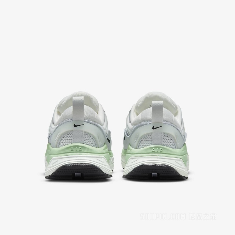 Nike Air Max Bliss 女子运动鞋