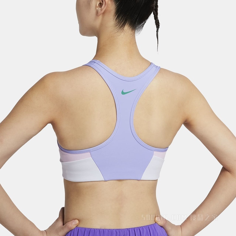 Nike Dri-FIT Swoosh 女子中强度支撑一片式衬垫印花运动内衣