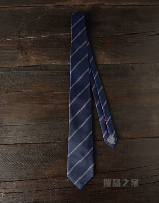 条饰斜纹真丝领带 条饰斜纹真丝领带