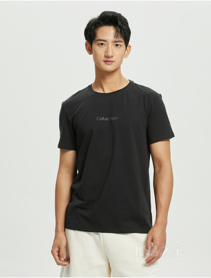 Calvin Klein 22春夏新款男士舒适圆领纯棉透气简约印花短袖T恤40HC236