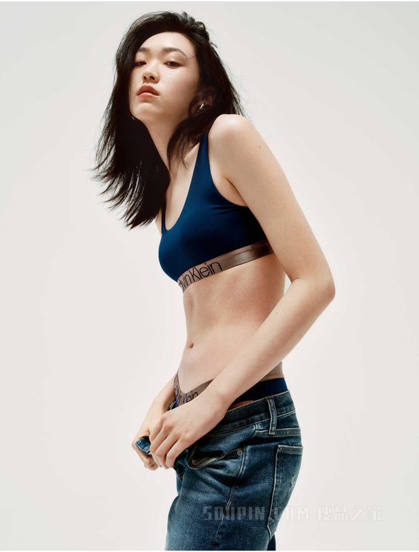 【炫光引力带】Calvin Klein 女U型光泽围边抹胸无钢圈薄垫文胸QF6325AD