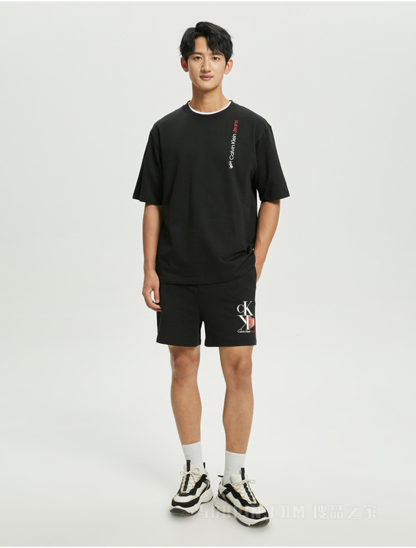 Calvin Klein 22早秋男女情侣中性爱心LOGO印花纯棉抽绳短裤J400173