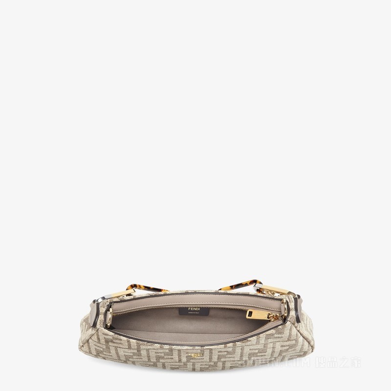 Fendi O'Lock Swing 鸽子灰织锦布料手拿包