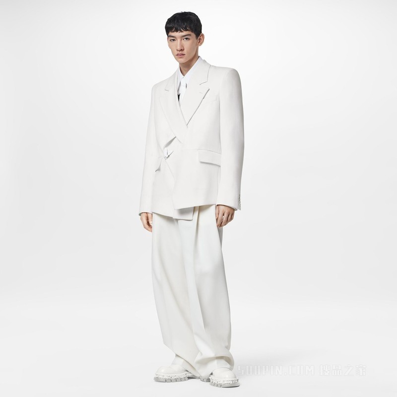 夸张肩部宽松廓形夹克
