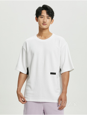 Calvin Klein 22春夏男女情侣中性休闲印花LOGO透气短袖卫衣J400207