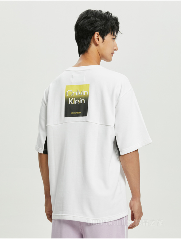 Calvin Klein 22春夏男女情侣中性休闲印花LOGO透气短袖卫衣J400207
