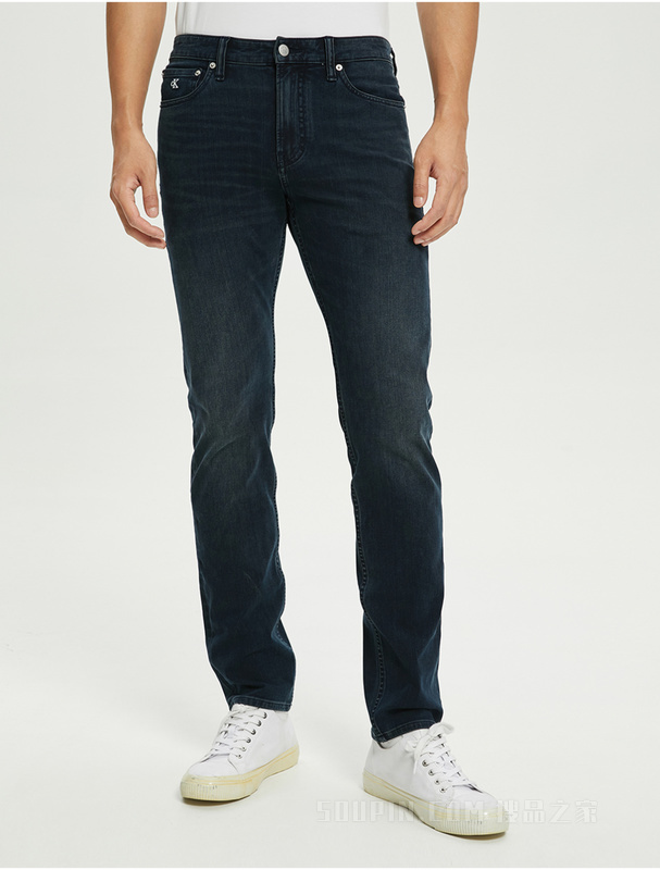 Calvin Klein 22初秋男休闲交叠刺绣铆钉扣水洗弹力修身牛仔裤J321632