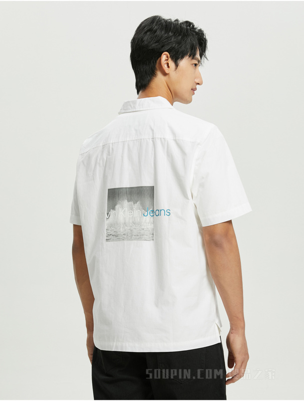 Calvin Klein 22早秋男休闲纯棉府绸海浪字母印花宽松短袖衬衫J321571