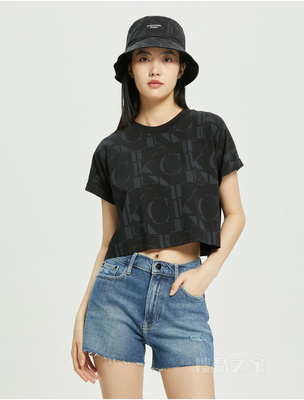Calvin Klein 22初秋女士休闲短款字母满印透气圆领短袖T恤J219703