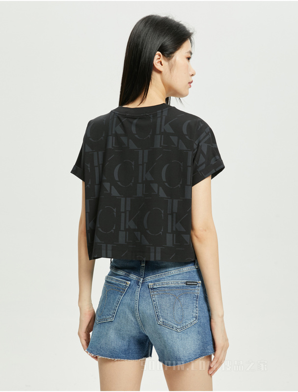 Calvin Klein 22初秋女士休闲短款字母满印透气圆领短袖T恤J219703