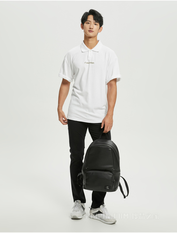 Calvin Klein 22秋冬新款男士时尚校园风LOGO贴片拉链圆形双肩包HH3527
