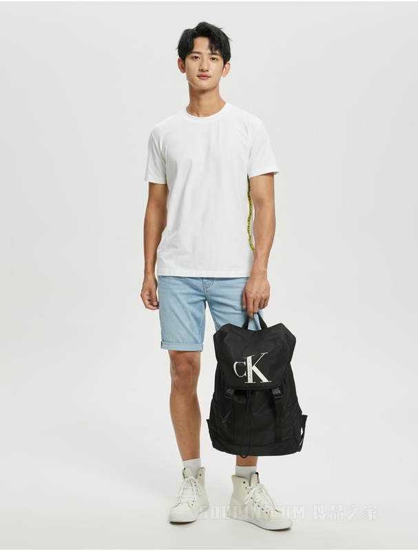 Calvin Klein 22秋冬男士插扣翻盖抽绳束口撞色LOGO大容量双肩包HH3501