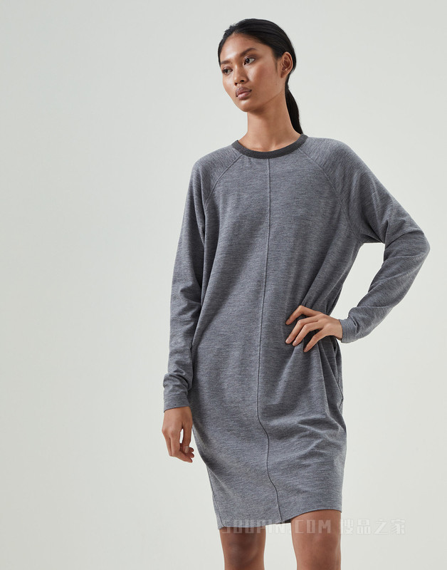 初剪羊毛针织连衣裙 弹力初剪羊毛平纹针织连衣裙，珍贵领口装饰