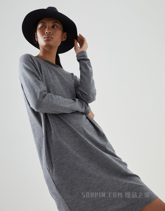 初剪羊毛针织连衣裙 弹力初剪羊毛平纹针织连衣裙，珍贵领口装饰