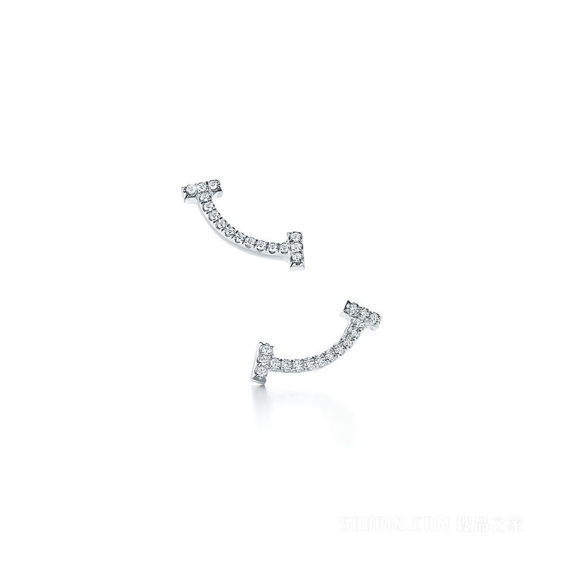 Tiffany T 系列 18K 白金镶钻微笑耳环。