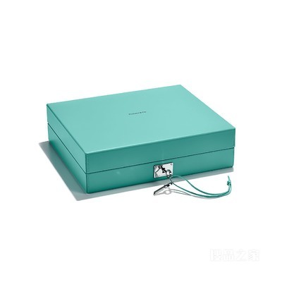 Everyday Objects 系列旅行扑克套装，配套 Tiffany Blue 蒂芙尼蓝色™皮革盒子。