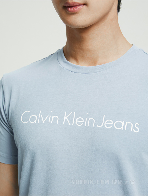 【七夕礼物】Calvin Klein 22春夏男女情侣中性印花修身短袖T恤J320931