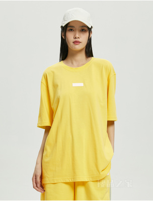 【七夕礼物】Calvin Klein 22春夏男女情侣中性圆领宽松短袖T恤J400197