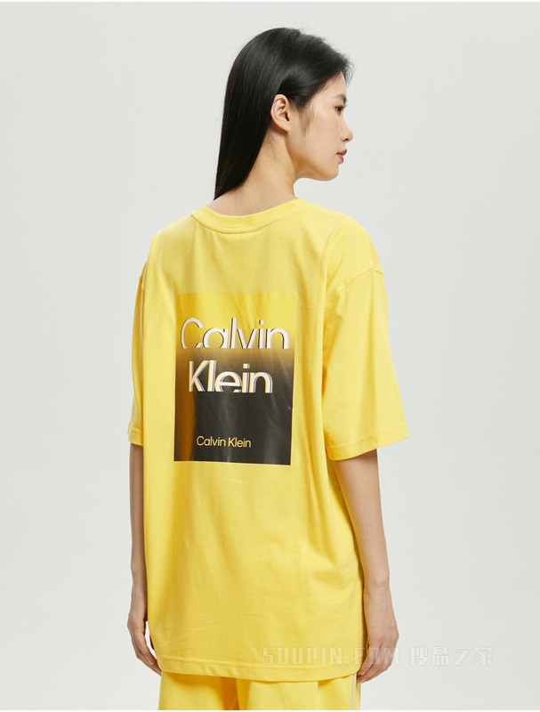 【七夕礼物】Calvin Klein 22春夏男女情侣中性圆领宽松短袖T恤J400197
