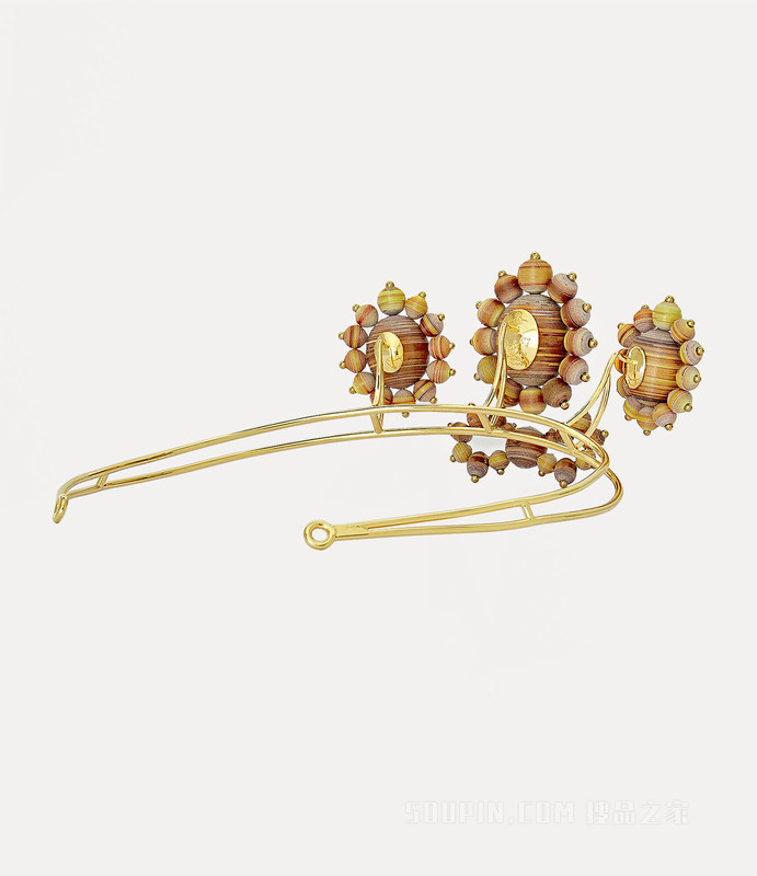 Leandra Tiara