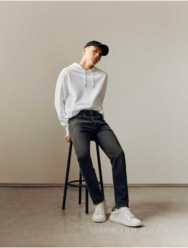 Calvin Klein 男士休闲抽绳连帽印花刺绣卫衣J319701