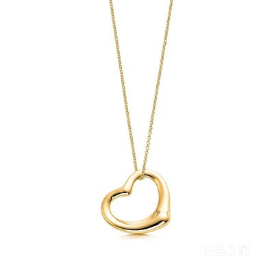 Elsa Peretti® 系列 18K 黄金 Open Heart 项链。更多尺寸型号可选。
