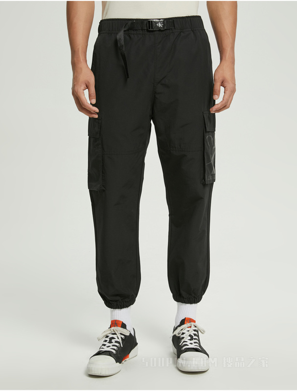 Calvin Klein 22早秋男士工装风LOGO插扣腰带印花束脚休闲裤J321519