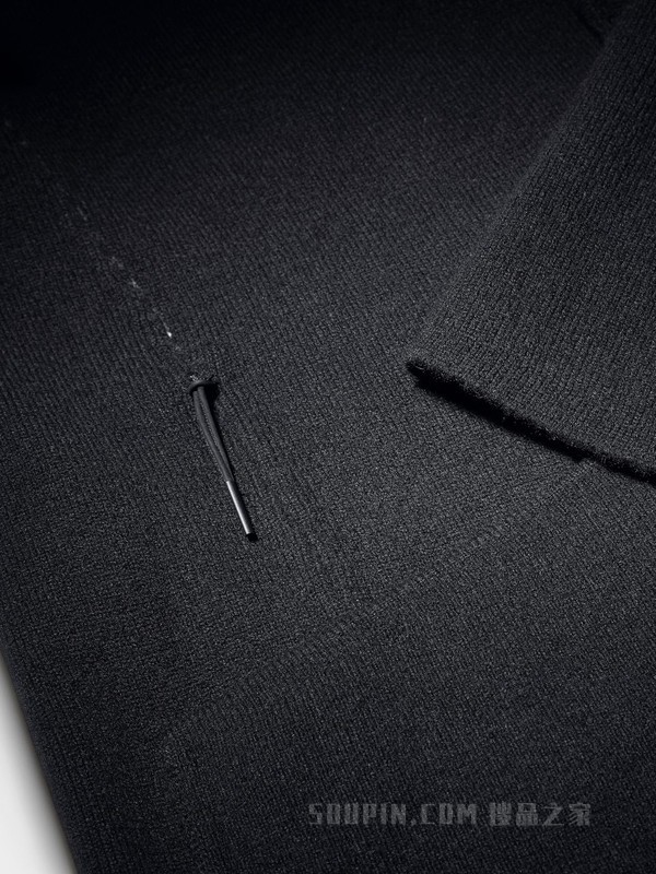 黑色 Oasi Cashmere 大衣