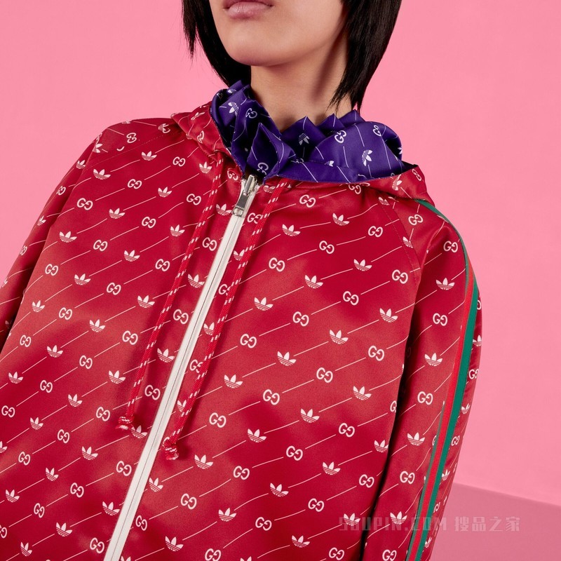 adidas x Gucci联名系列双面可穿夹克 蓝色和红色