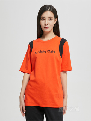 Calvin Klein 22春夏女士休闲男友风撞色LOGO圆领透气短袖T恤4WS2K185