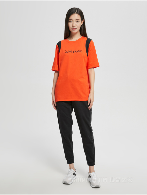 Calvin Klein 22春夏女士休闲男友风撞色LOGO圆领透气短袖T恤4WS2K185
