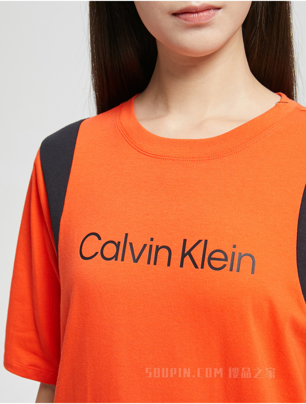 Calvin Klein 22春夏女士休闲男友风撞色LOGO圆领透气短袖T恤4WS2K185