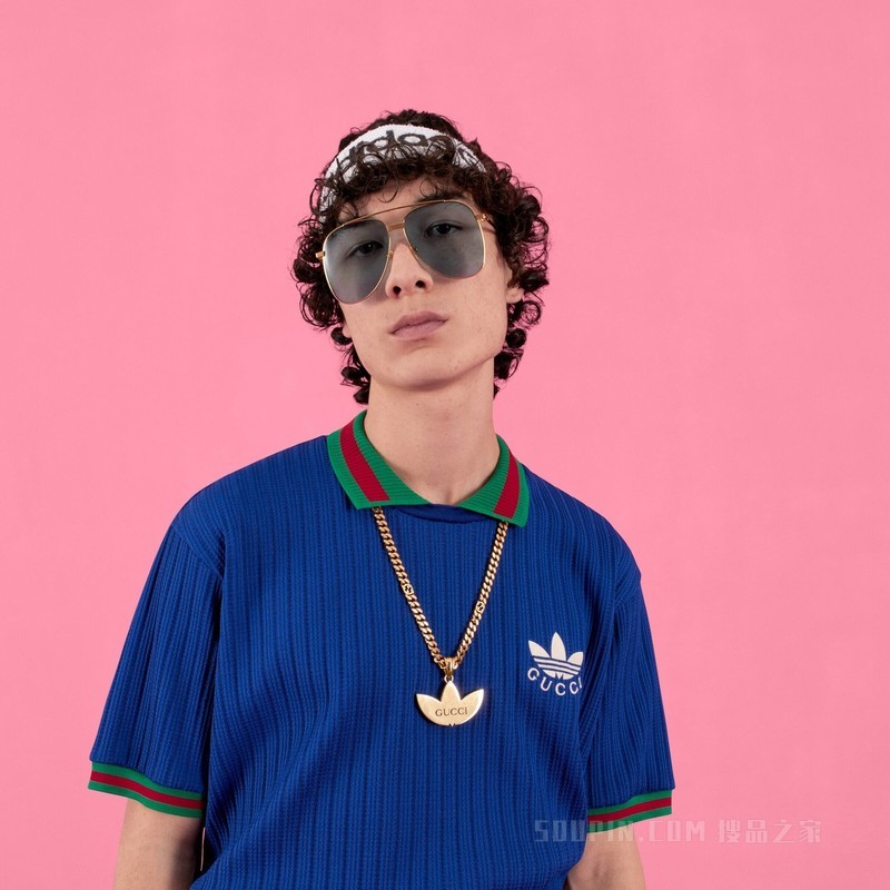 adidas x Gucci联名系列饰Trefoil吊坠马衔索链项链 黄金色调金属