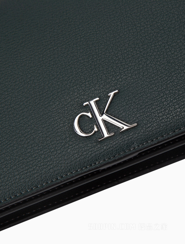 Calvin Klein 22早秋新款简约金属LOGO翻盖链条钱包斜挎包DP1556