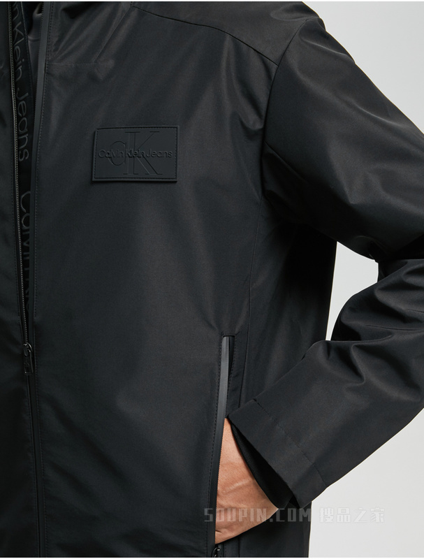 Calvin Klein 22早秋新款男士简约LOGO贴片立领连帽单夹克J322319