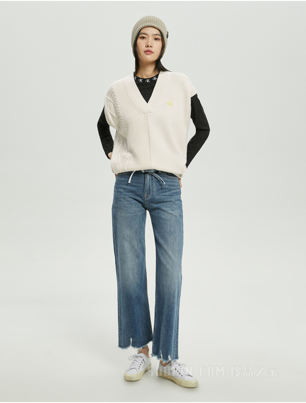 Calvin Klein 22秋冬新款女士复古简约刺绣不对称绞花马甲针织毛衣J219951