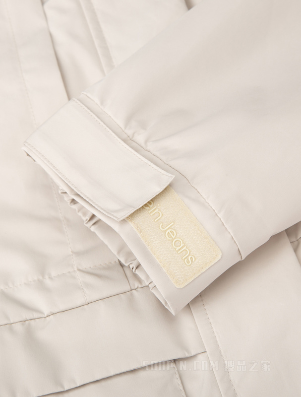 Calvin Klein 22早秋新款女士休闲多口袋LOGO织带抽绳连帽单夹克J219972