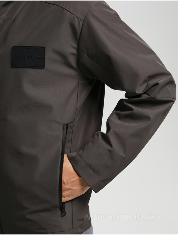 Calvin Klein 22早秋新款男士简约LOGO贴片立领连帽单夹克J322319