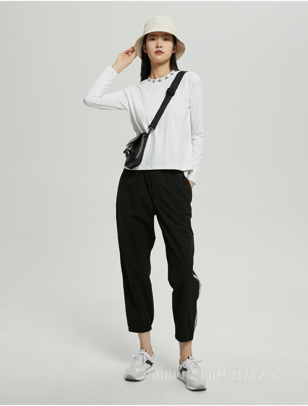 Calvin Klein 22秋冬新款女士时尚循环LOGO提花纯棉透气长袖T恤J220881