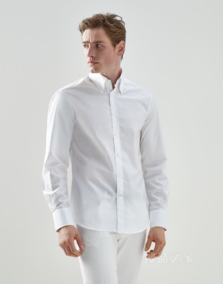 斜纹布衬衫 扣角领设计、手上版型斜纹衬衫