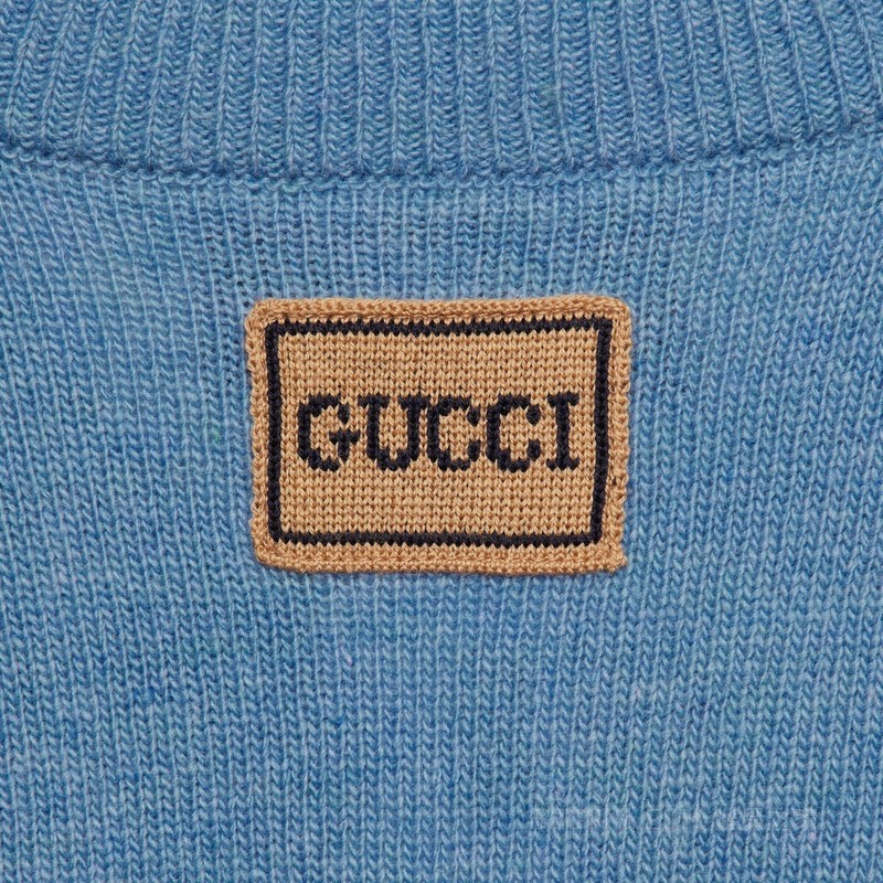 Gucci贴饰羊毛V领毛衣 浅蓝色