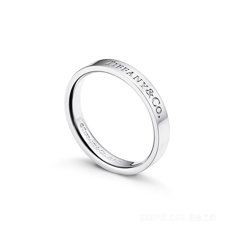 Tiffany & Co.® 系列铂金戒指，宽 3 毫米。