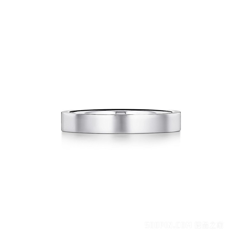 Tiffany & Co.® 系列铂金戒指，宽 3 毫米。